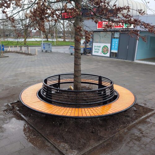 Boombanken model Yuvar 45 Onze boombank model Yuvar in de Gemeente Krimpen aan den IJssel bij de Jumbo.