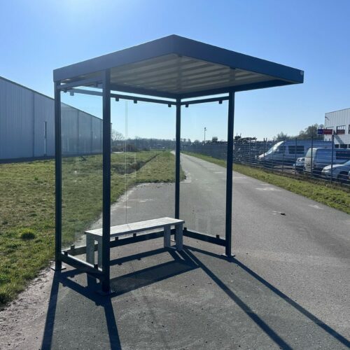 Rookoverkapping staal en glas met zitbank