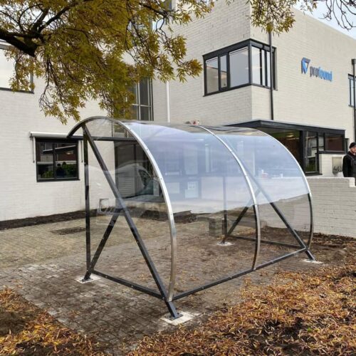 Rookoverkapping - rookabri BF1000 134 Rookabri BF1000, elegant, voordelig en duurzaam. Een aanwinst voor uw buitenruimte. Leverbaar in een ral kleur van uw keuze.