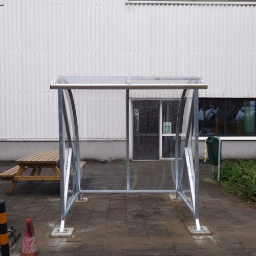 Rookoverkapping BF600 32 Volledig gemonteerd geleverd. Rookabri BF600. Da afgebeelde 2 meter uitvoering is ideaal voor 4 tto 5 rokers en kan ook in een ral kleur van uw keuze geleverd worden.