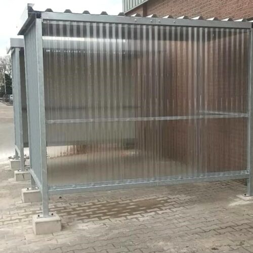 Rookhok - rookabri Perdok 39 Voor de montage gebruiken we prefab poeren 30x30cm en als u een andere wandafdichting wenst, zoals trapeziumplaat, laat het ons weten.