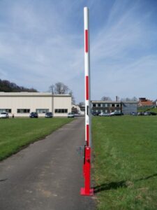 Gasveer slagbomen, de ruimte besparende oplossing voor bedrijf, particulier en industrie. Leverbaar met hangslot-sluiting, driekantslot-sluiting en met clinderslot.