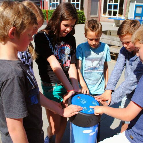 Interactieve spelpaal 21 Wek energie op en druk op de knop om het spel te starten.