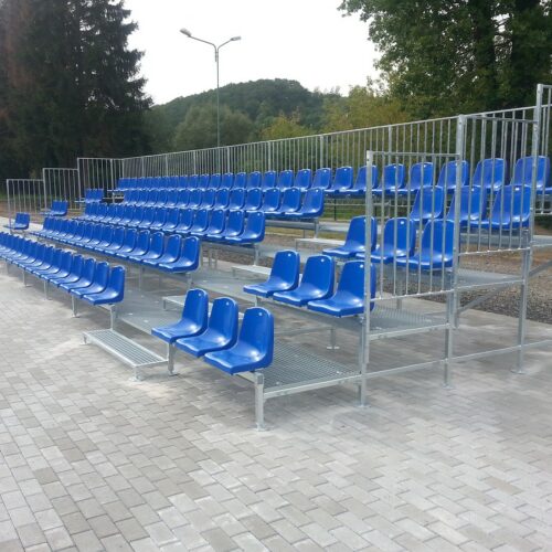 Deze verrassend voordelige tribuneserie is al leverbaar vanaf 2 zitrijen en een lengte van 6 meter, Absoluut een aanwinst voor iedere sport-accommodatie.