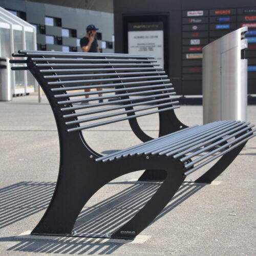 Straatbank - parkbank Koper met een zeer elegant design. Absoluut een aanwinst voor de buitenruimte.