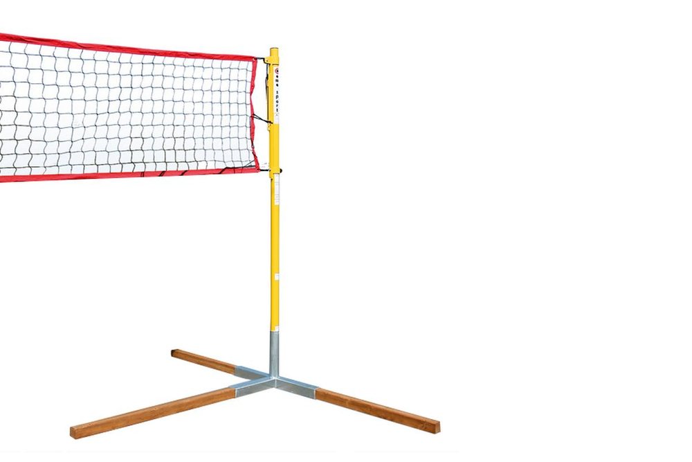 Volleybalpalen model Camping 5 Tegen meerprijs ook leverbaar de Volleybal palen met T-voet grondkokers incl. houten latten.