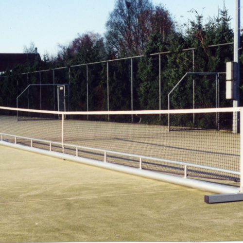 Vrijstaande tennisinstallatie T125 5 Verplaatsbare tennis installaties, een ideale oplossing voor campings en recreatieparken.