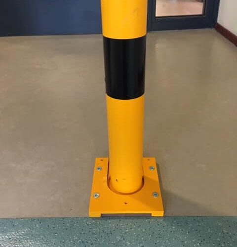 Wegneembare afzetpalen rond 76mm en 89mm 31 Deze wegneembare palen zijn eenvoudig te monteren.