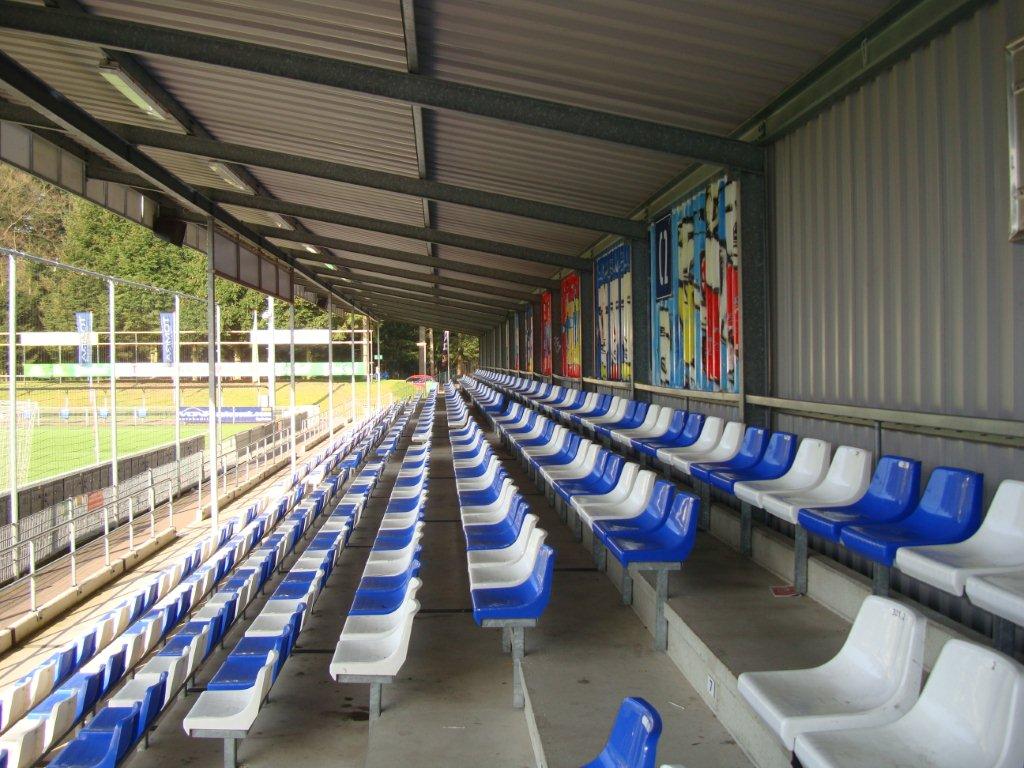 Tribune- dugout zitjes 1 Tribunezitjes kunststof met rugleuning