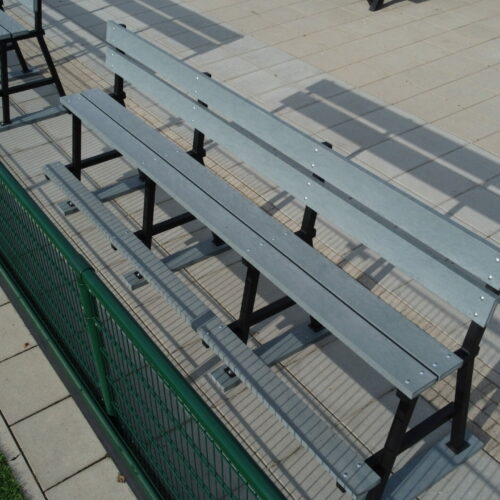 Verplaatsbare mini tribunes 33 Ook poedercoating van het frame van uw tribunebank is mogelijk. We informeren u graag