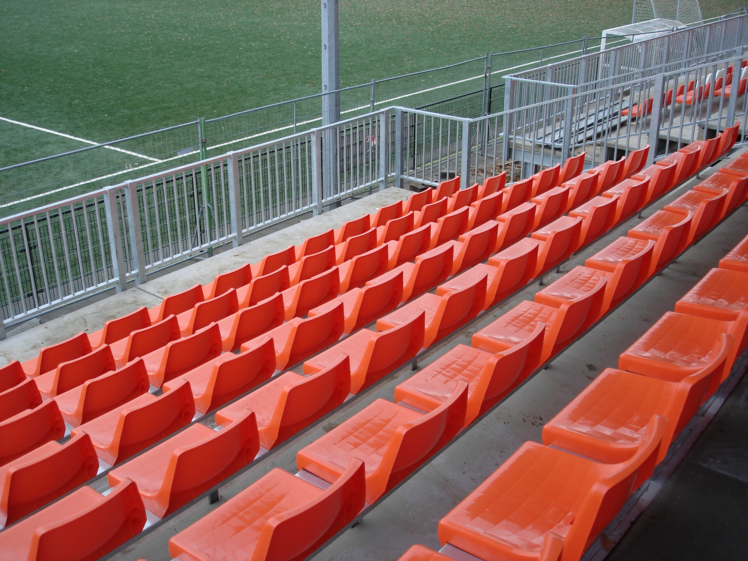 Tribune- dugout zitjes 5 Deze duurzame en verrassend voordelige kuipstoeltjes gebruiken we ook in onze tribuneserie Live en Replay