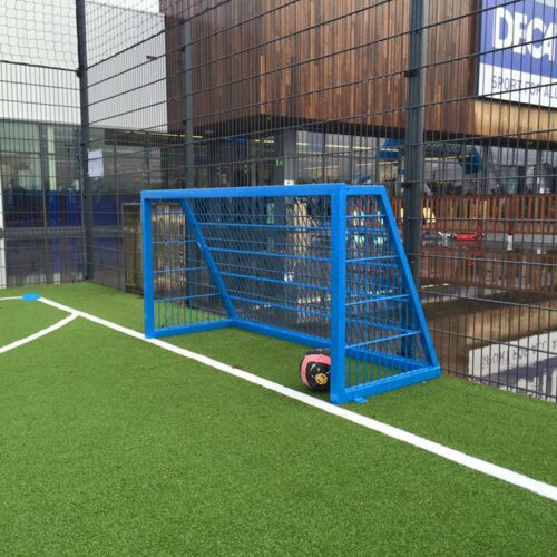 Voetbaldoeltjes model TRD300 111 Onze TRD300 voetbaldoeltjes blauw gecoat bij Decathlon in Breda. Afmetingen 1.5 x 0.75m.