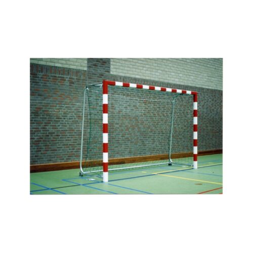 Zaaldoel model HD04 insteek 6 Het vaststaande handbaldoel HD04 is een professioneel multisport zaaldoel dat geschikt is voor zowel handbal, zaalvoetbal als zaalhockey, en voldoet aan de hoogste eisen op het gebied van kwaliteit en veiligheid.