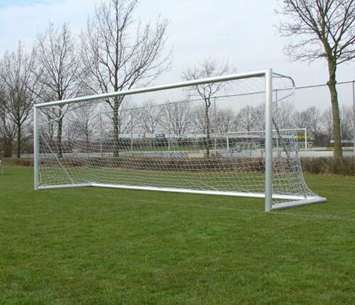 Voetbaldoel model VD135 6 Verplaatsbaar voetbaldoel VD130. Een aanwinst voor uw sportaccommodatie. Voetbaldoel geproduceerd van zwaar geprofileerd aluminium, rond 118,5mm.