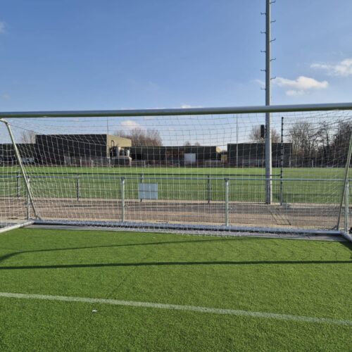 Verplaatsbaar voetbaldoel VD90 33 Een aanwinst voor iedere voetbalvereniging. Voetbalbaldoel VD90