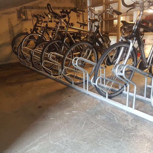 Fietsenrekken model FR1000 22 De duurzame en voordelige oplossing. Hoog-laag fietsenrekken model FR1000