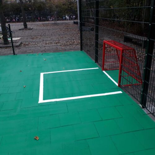 Pannakooi PS100 Basic 72 Voor al onze pannavelden geldt dat we ook bestaande tegel- en asfaltvloeren kunnen coaten en belijnen.
