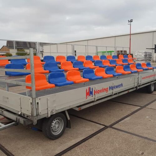 Modulaire sport- tribunes 61 Onze mini sporttribune in een lengte van ca. 10 meter. Deze gaat naar Maarssen. Deze tribunes zijn een aanwinst voor ieder sportpark.