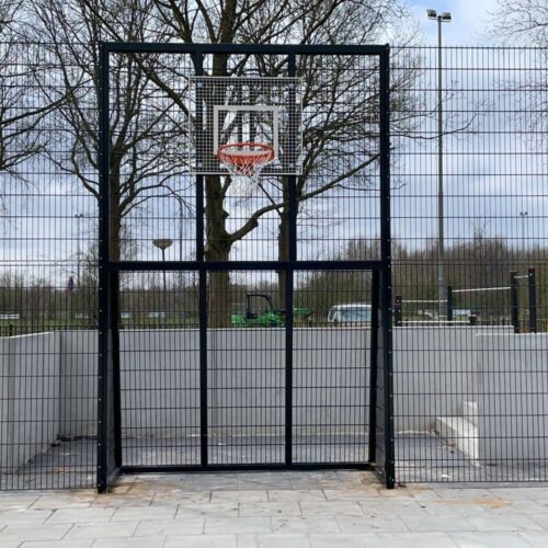 Voetbaldoel met basketbal VBC160 147 Een aanwinst voor ieder plein en in diverse afmetingen leverbaar, voetbaldoel, basketbalcombinatie model VBC160.
