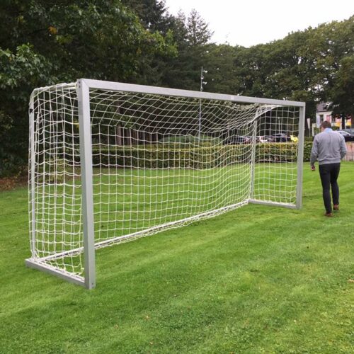 Jeugd voetbaldoel JVD140 15 Degelijk, duurzaam en voordelig. Verplaatsbare voetbaldoelen model JVD140.