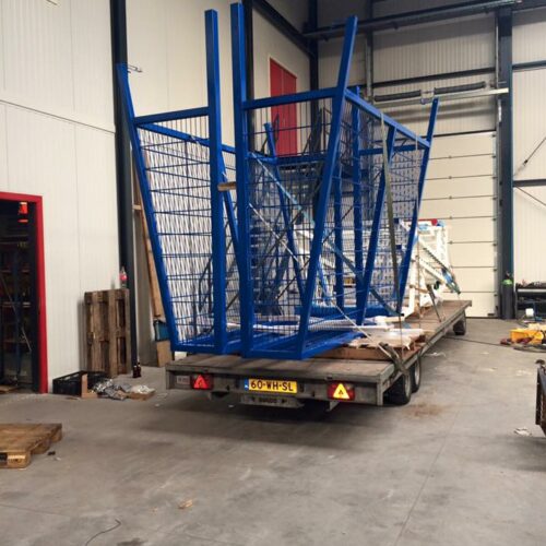 Voetbaldoeltjes model TRD300 92 Voetbaldoel TRD300 Afm: 3 x 2 meter. Hier uitgevoerd mat lange staanders (ingravers). Ideale plein en straat voetbaldoelen.