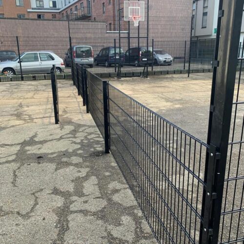 Voetbaldoel met basketbal VBC160 131 Pannakooi Premium met onze volledig gelaste voetbaldoel - basketbalunits met doelen van 1.5 x 0.75m.