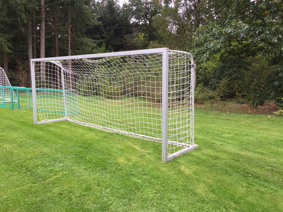 Jeugd voetbaldoel JVD140 5 Voetbaldoel JVD140 5 x 2 meter in de uitvoering met vaste netbeugels.