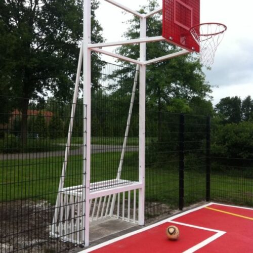 Voetbaldoel-basketbalcombi Model VBC180 45 Deze voetbaldoelen met basketbal zijn geschikt voor vrijstaande plaatsing en ook ideaal in pannavelden en pannakooien.