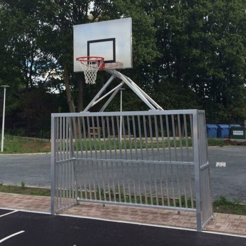 Antivandalen voetbaldoel VD200 3 x 2m 20 Volledig van aluminium. Een onverwoestbaar antivandaal voetbaldoel met basketbal