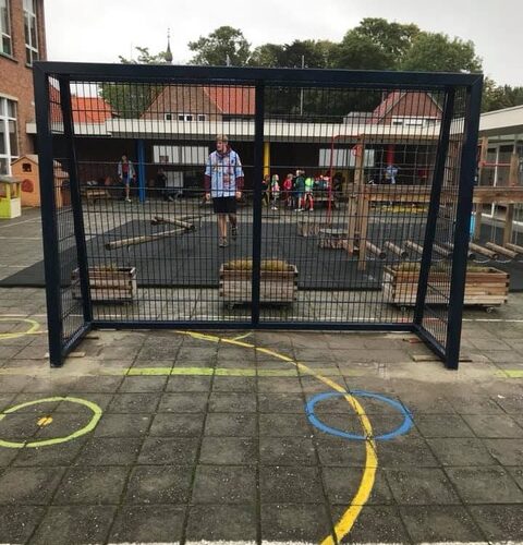 Voetbaldoeltjes model TRD300 122 Duurzaam en zeer degelijk. Voetbaldoelen uit onze TRD300-serie. Leverbaar in bijna iedere ral kleur.