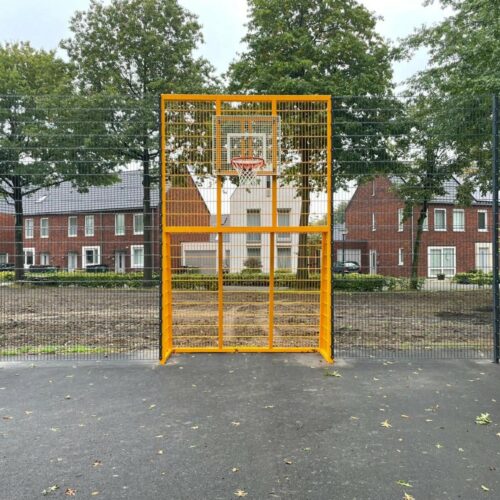 Voetbaldoel met basketbal VBC160 144 Voetbal- basketbalcombinatie model VBC160, absoluut een aanwinst voor iedere wijk, school en sportaccommodatie.