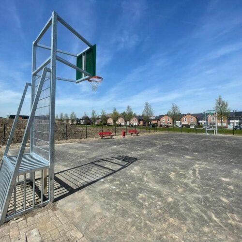 Voetbaldoel-basketbalcombi Model VBC180 30 Een bijna onverwoestbare oplossing. Voetbaldoel basketbal- combinatie VBC180. Deze voetbaldoel basketbalcombinatie is ook in bijna iedere ral kleur leverbaar.