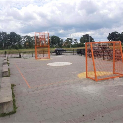 Voetbaldoel met basketbal VBC160 116 Onze voetbaldoel basketbalcombinatie met een bijpassend voetbaldoel in dezelfde afmetingen. Model TRD300.
