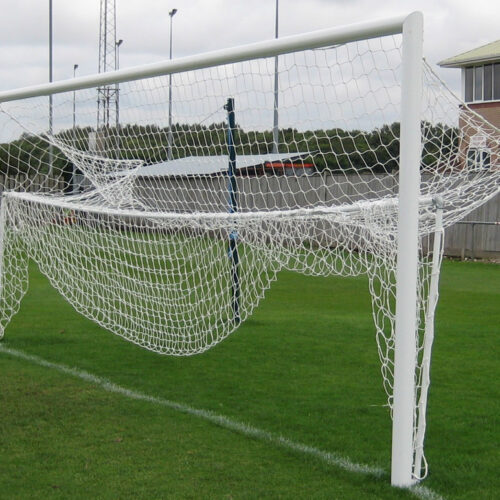 Voetbaldoel VD120 10 Voetbaldoel VD120. Hier uitgevoerd met wit gepoedercoat opklapbare netbeugel.