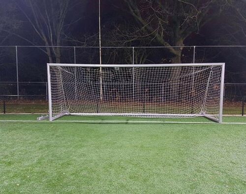 Verplaatsbaar voetbaldoel VD90 27 Voetbaldoel model VD90. Beter is er niet!