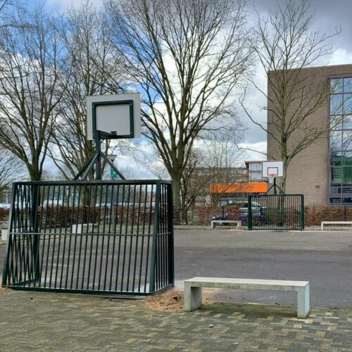 Voetbaldoel basketbalcombinatie VB200 29 Eenvoudig een duurzaam en sportief schoolplein inrichten. Onze VBC200-serie voetbal- basketbalcombinaties in Ede