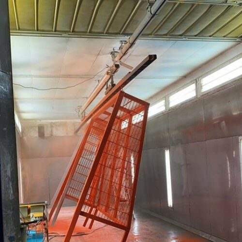 Voetbaldoeltjes model TRD300 126 Een afbeelding van de coating van onze TRD300 voetbaldoelen voor plein en straat. Na het volbad verzinken wordt een duurzame poedercoating aangebracht.