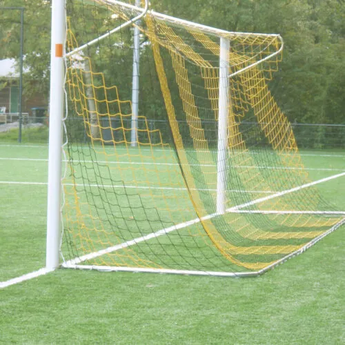 Knooploze doelnetten voor uw P-model voetbaldoelen. Afgebeeld: geel-zwart. 7.5 x 2.5  0.9 x 2.0 meter.