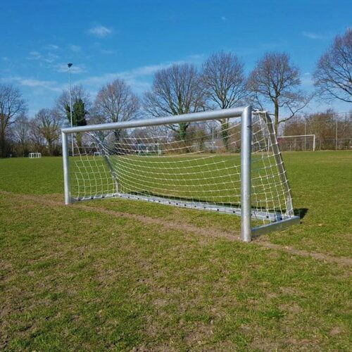 Stapelbare Voetbaldoeltjes 3x1m 12 Voetbaldoeltjes uit deze serie zijn absoluut een aanwinst voor uw sportvereniging! Compleet met net en nethaken.