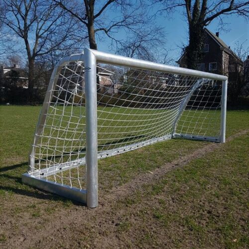 Stapelbare Voetbaldoeltjes 3x1m 11 Voetbaldoelen 3 x 1 m. uit het kwalitatieve topsegment. Volledig gelast en primeur! Stapelbare voetbaldoeltjes.