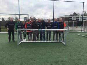 Ook VV Geo heeft gekozen voor het Walking Football met onze jVD195 3 x 1m voetbaldoeltjes. En mooie actie geinitieerd door Groningen in de Maatschappij
