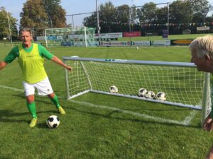Walking Football, een ideale manier om op hogere leeftijd op een leuke manier bij de club betrokken te blijven.