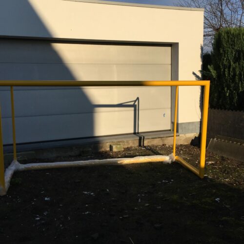Voetbaldoeltjes KD-PRO (kanteldoelen) 19 Afgewerkt in een frisse gele poedercoating, zijn deze voetbaldoeltjes ook zeer geschikt voor strandvoetbal.