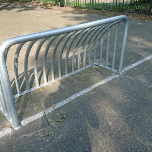 Voetbaldoeltjes model TRD200 57 Geschikt voor vrijstaande plaatsing en permanente plaatsing. Afgebeeld de volbad verzinkte uitvoering van deze voetbaldoeltjes
