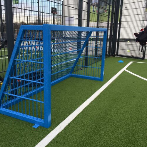 Voetbaldoeltjes model TRD300 88 TRD300 voetbaldoelen in Breda bij de Decathlon vestiging.