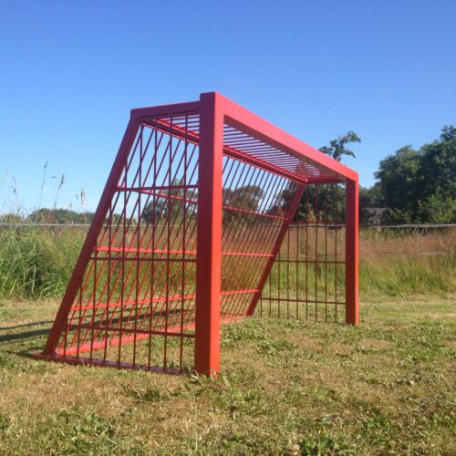 Voetbaldoel TRD300 1.5 x 0.75m rood op Terschelling.