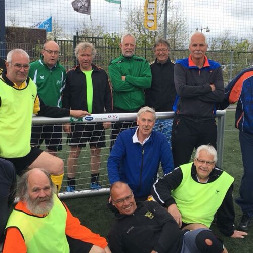 Mini pupillendoeltjes JVD195 – volledig gelast aluminium 43 De "Walking Football" mannen van VEV'67 met onze mini pupillen voetbaldoeltjes JVD195.