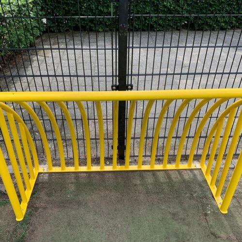 Voetbaldoeltjes model TRD200 62 Voetbaldoel TRD200 in een frisse gele coating. Afmetingen 1.5 x 1 meter.