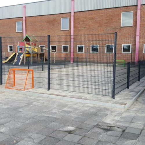 Pannakooi PS100 Basic 105 Pannaveld uitgevoerd met 2 verschillende kleuren goaltjes. Afmetingen 7.5 x 15 meter.