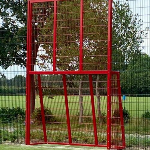 Voetbaldoel met basketbal VBC160 138 Deze voetbalwanden staan garant voor jarenlang onbezorgd spelplezier. Deze is uitgevoerd zonder basketbal.